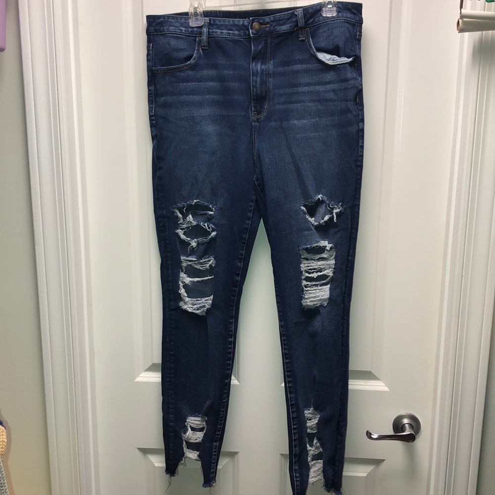 American Eagle distressed dark wash cropped jeans